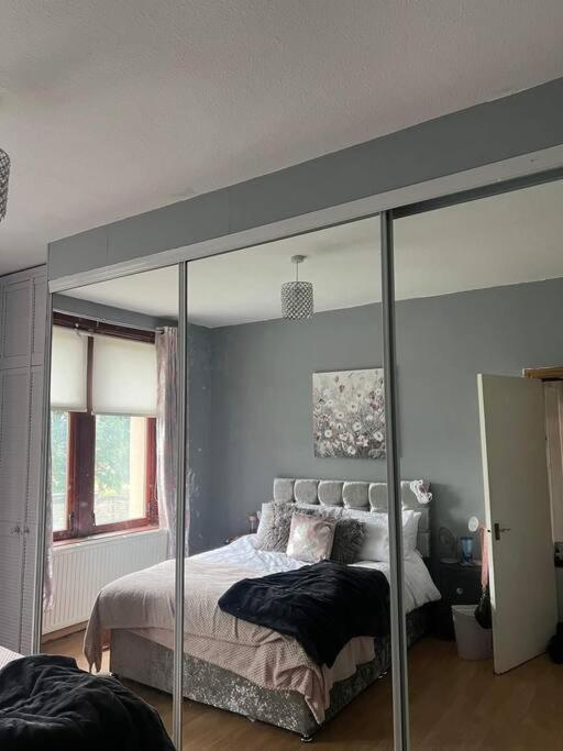 Lovely 2 Bedroom Apartment In Heart Of 던디 외부 사진