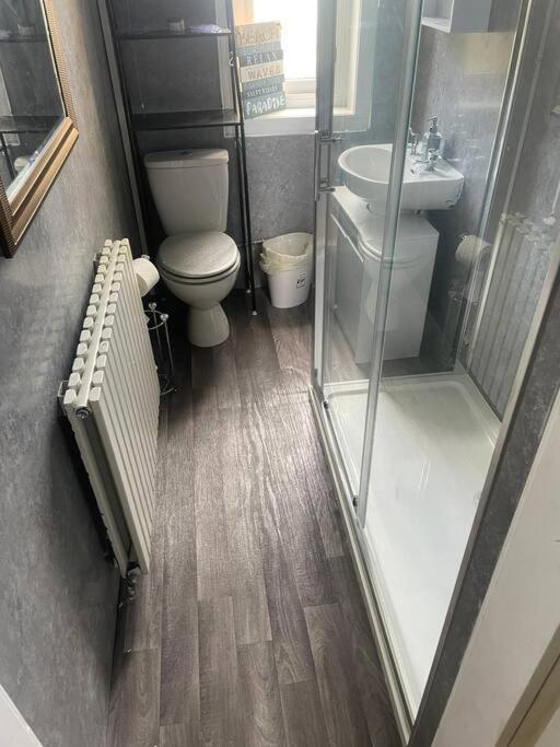 Lovely 2 Bedroom Apartment In Heart Of 던디 외부 사진
